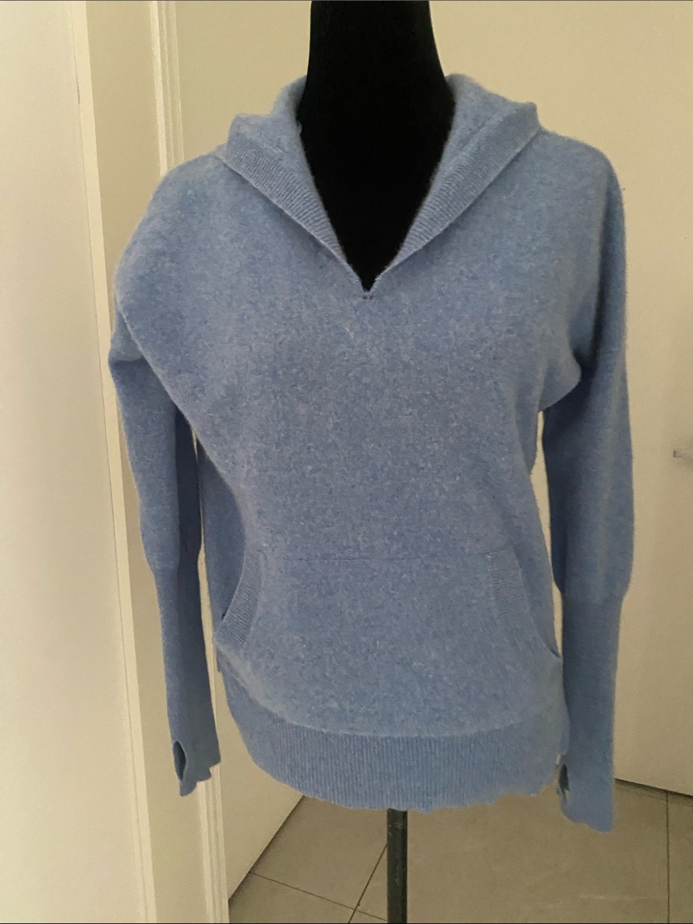 Max Studio 100% Cashmere Light Blue Hooded sweater Pullover Size Medium